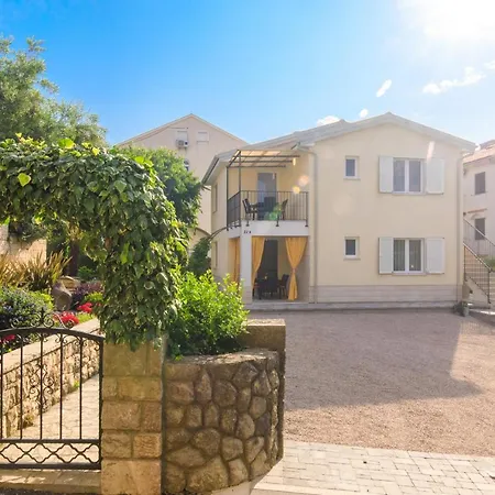 Ivona Na 1. Katu Apartment Malinska